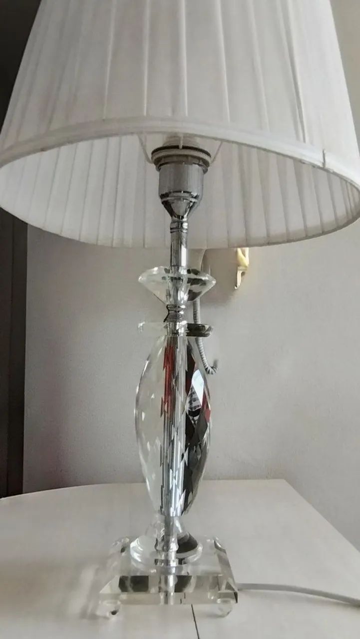 ABAJUR CLÁSSICO EM CRISTAL