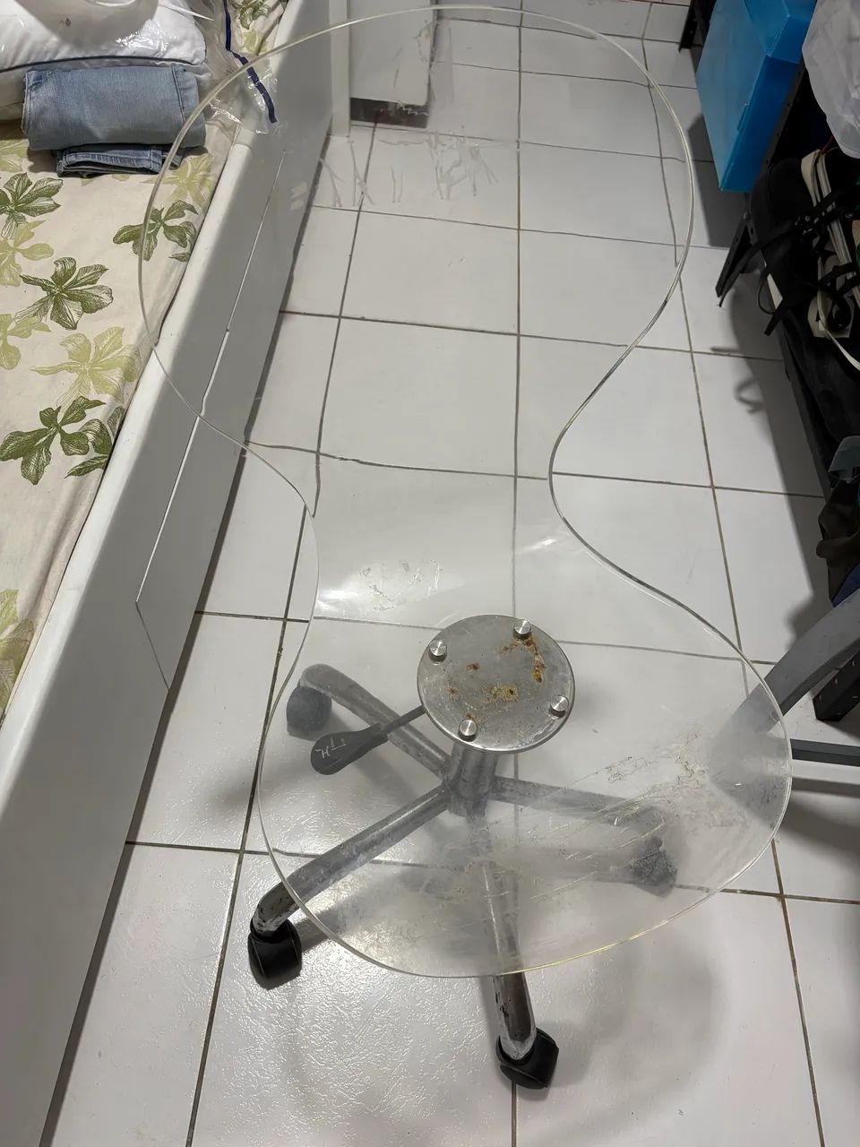 Cadeira acrílico-usada