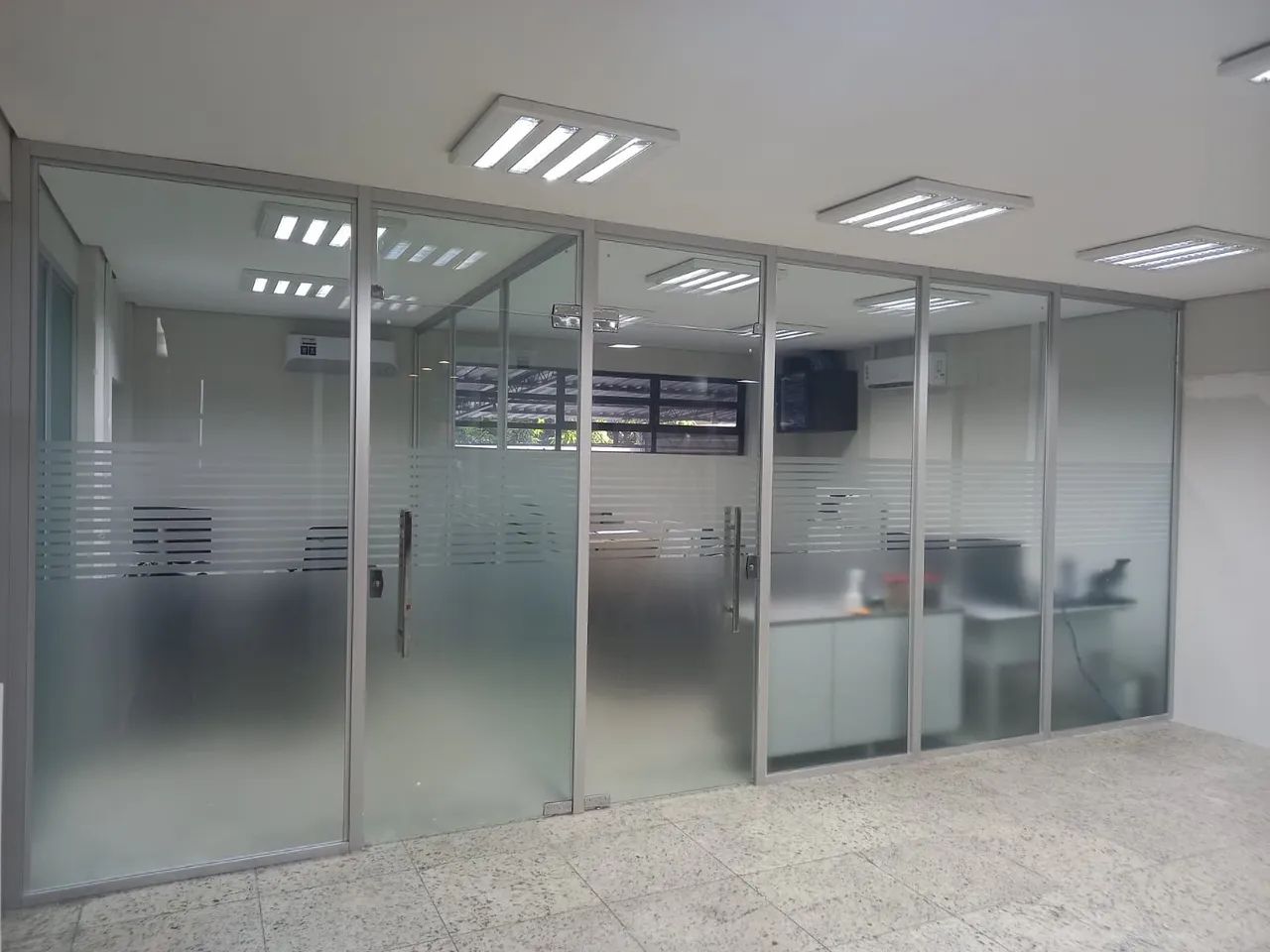 Vidraçaria e esquadrias de alumínio. - Foto 4