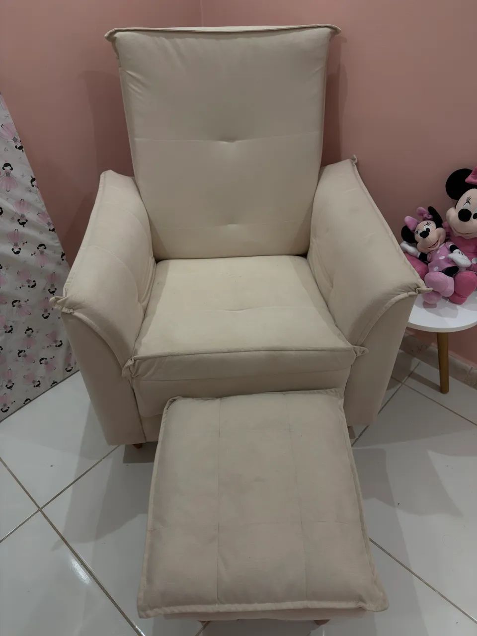 Poltrona amamentação com puff - Foto 2