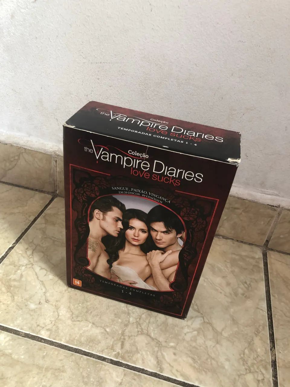 Dvd Coleção The Vampire Diaries Love Sucks (temporadas completas 1-4) - Foto 4