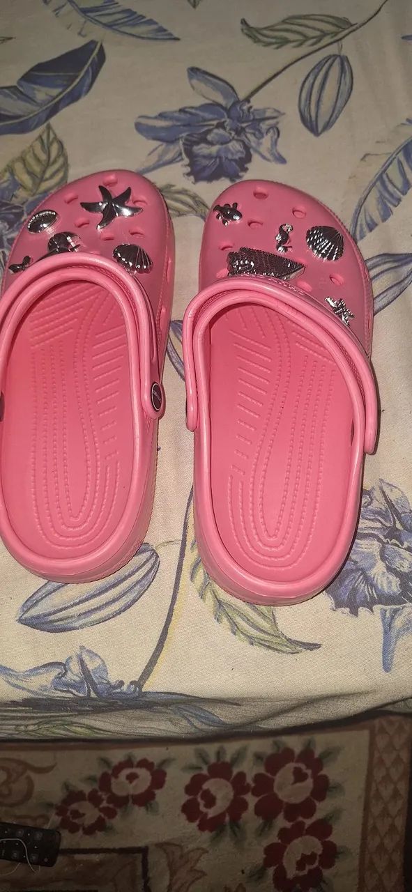 Sandália crocs 35/36 - Foto 5