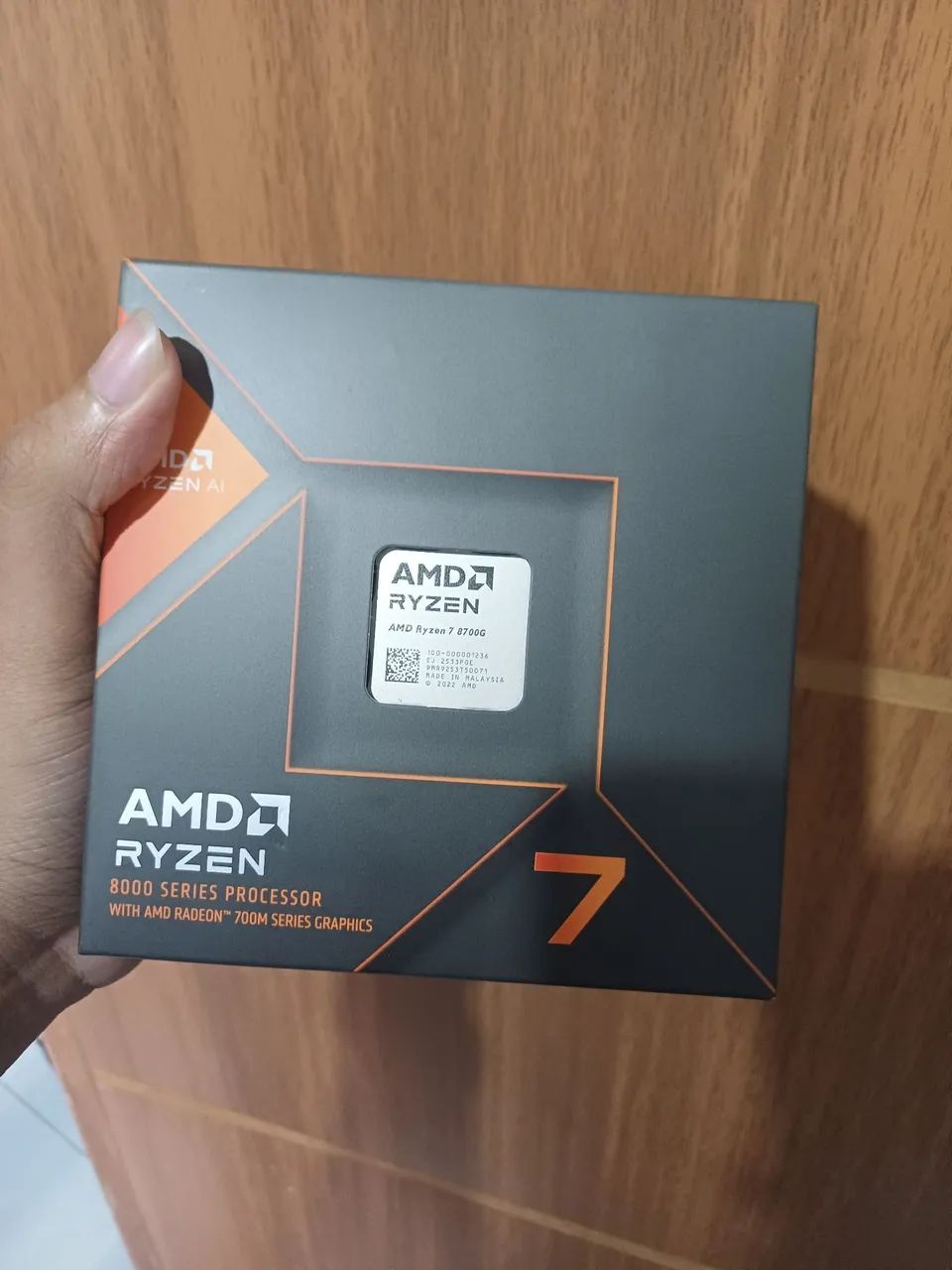 Processador AMD Ryzen 7 8700G novo, lacrado de fábrica, nunca