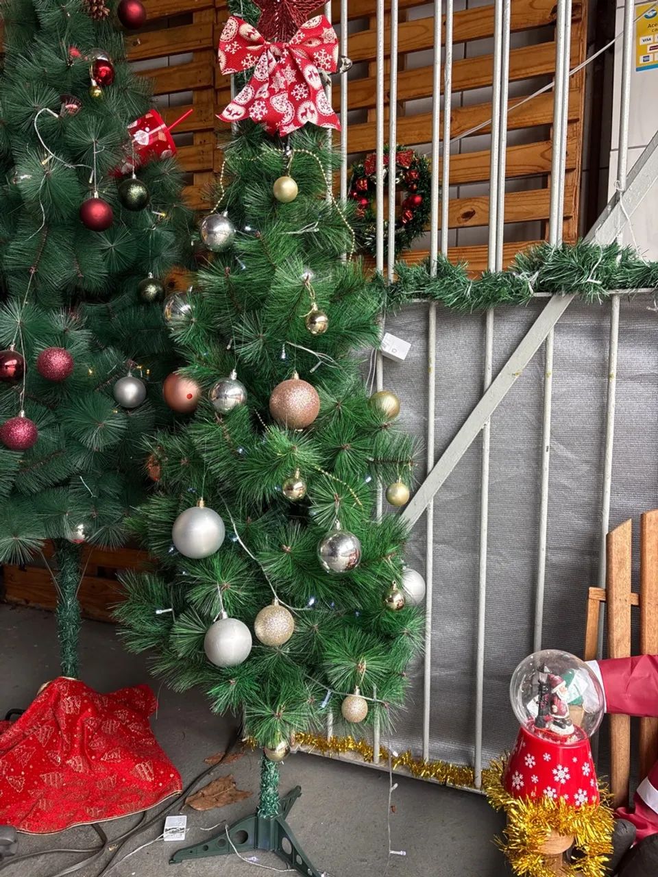 Árvore de Natal enfeitada  - Foto 2