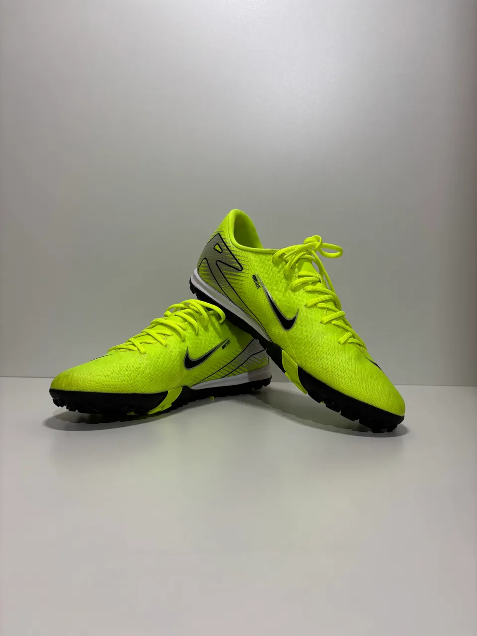 Chuteira Nike Hypervenom X Próximo TF - Calçados Esportivos