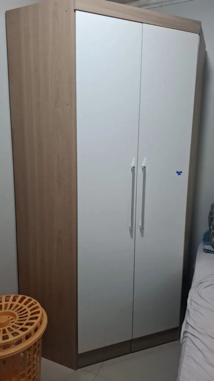 Guarda roupa de canto 
