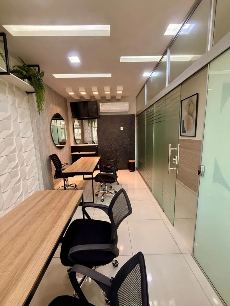 Alugo Sala Comercial Mobiliada Com Energia Inclusa  - Foto 4