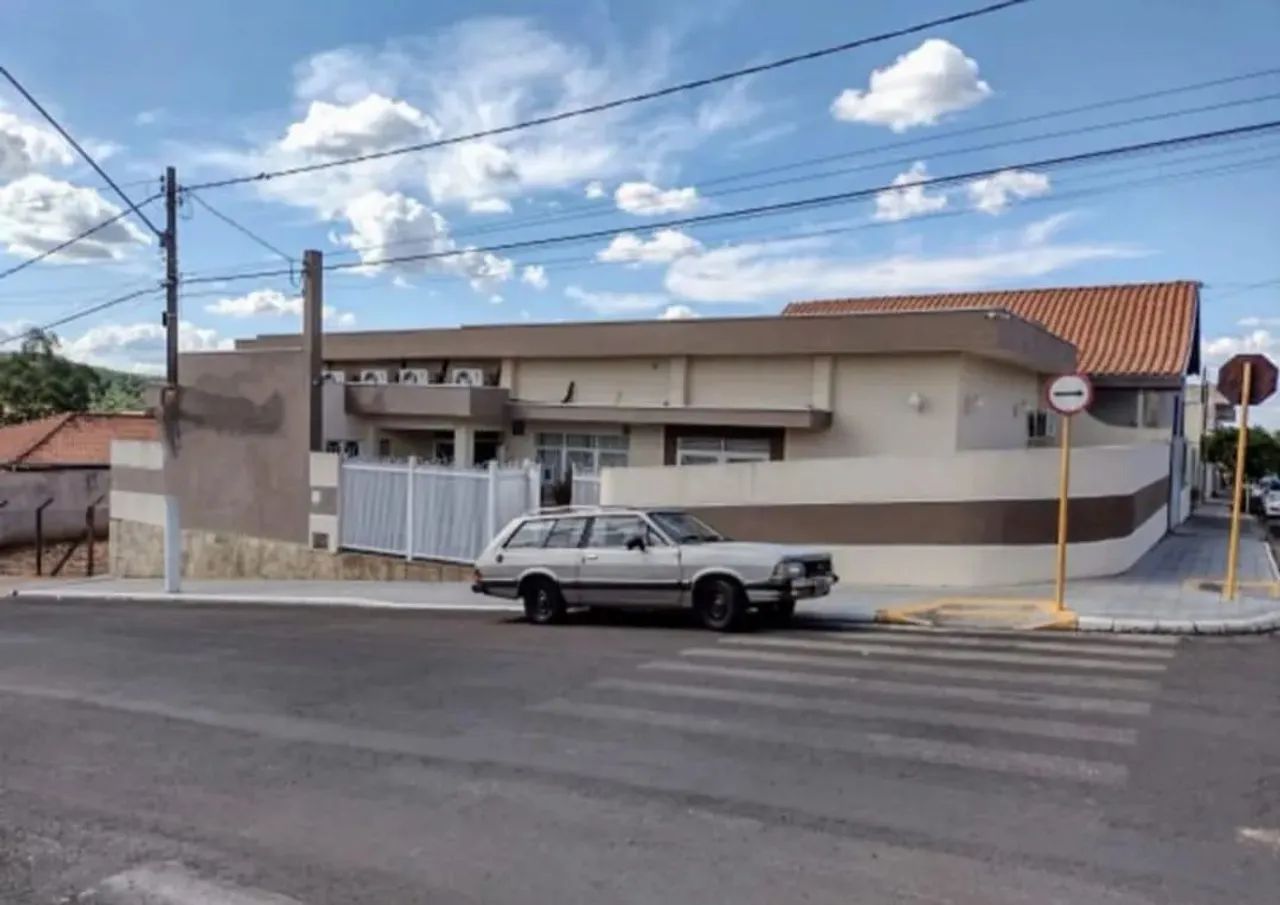Imóvel Comercial para Venda em Agudos, Centro, 1 dormitório, 2 banheiros - Foto 2