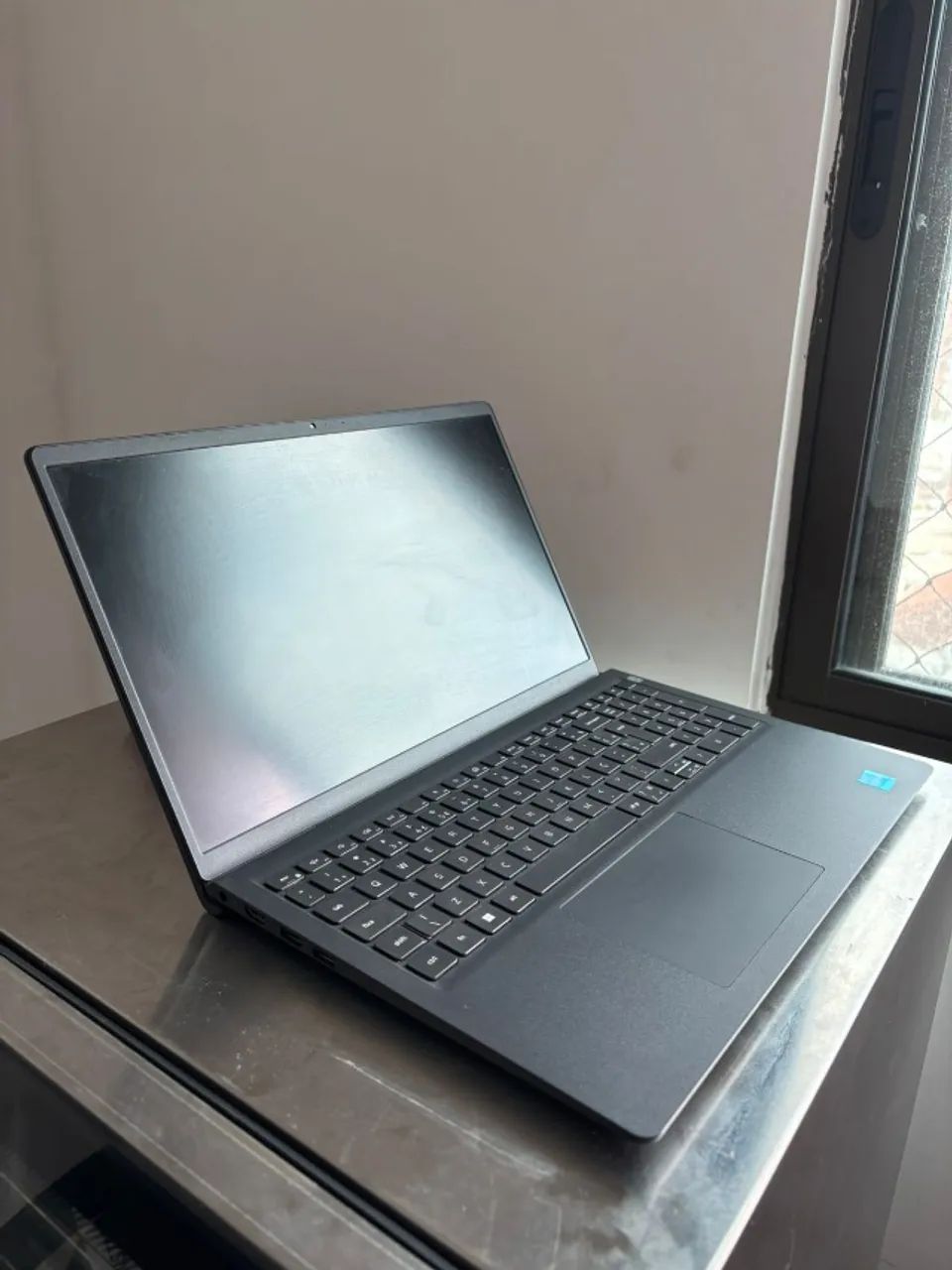 Notebook Dell Inspiron 15 3510 - Core i3 8GB RAM