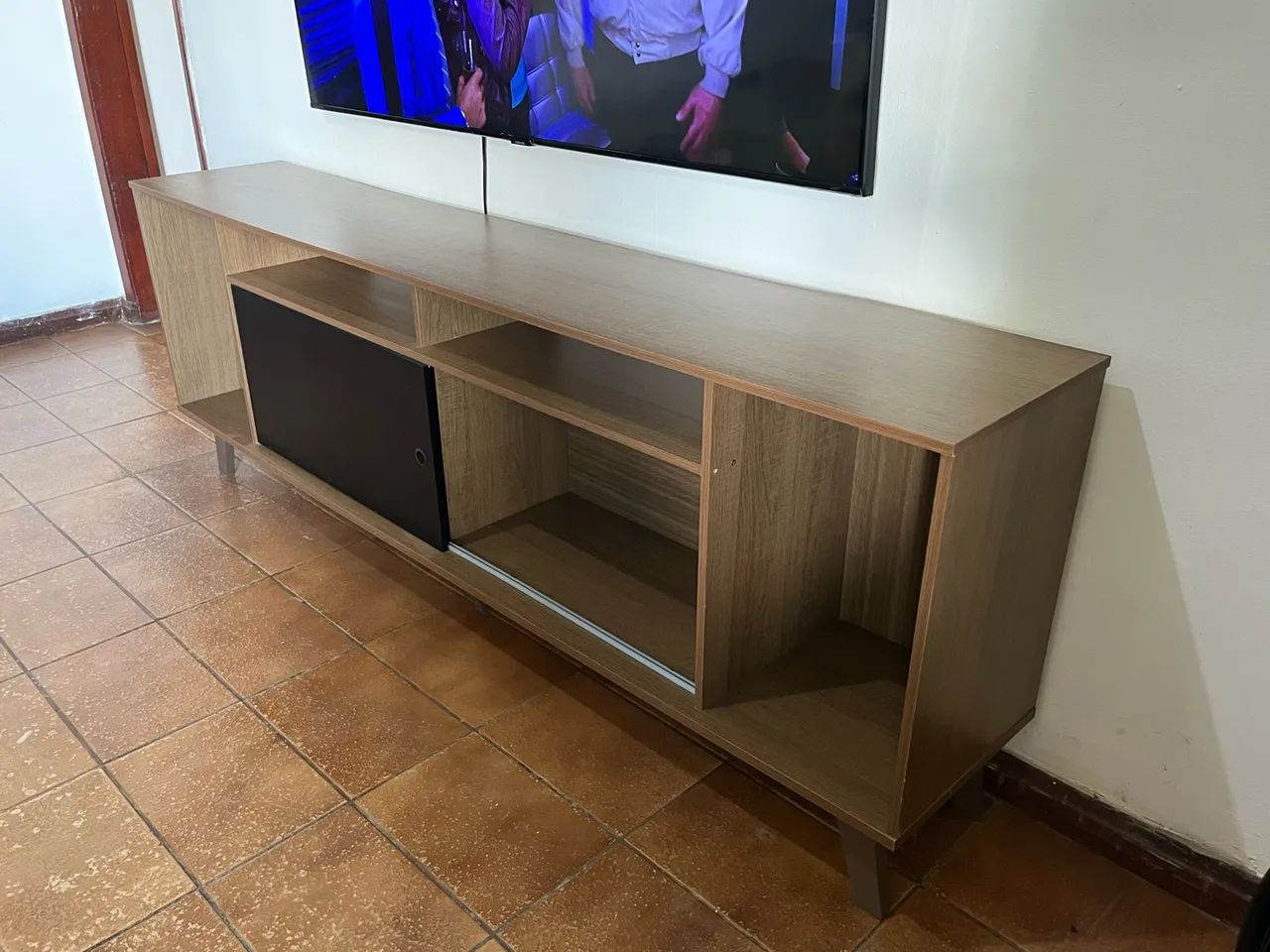 Rack para TV com porta de correr - Foto 2
