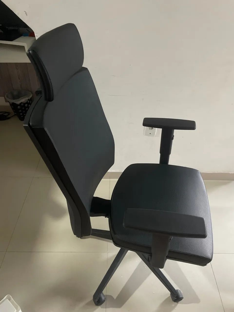 Cadeira Flexform Tecton All Black Unique - Foto 3