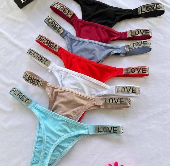 Calcinha love com strass