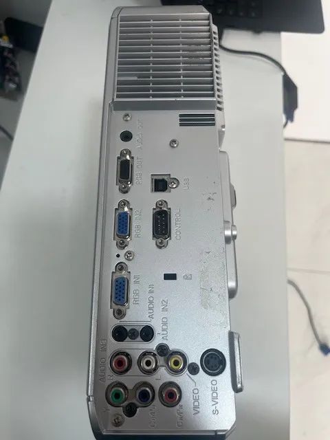Projetor Hitachi CP-X260 - Foto 4