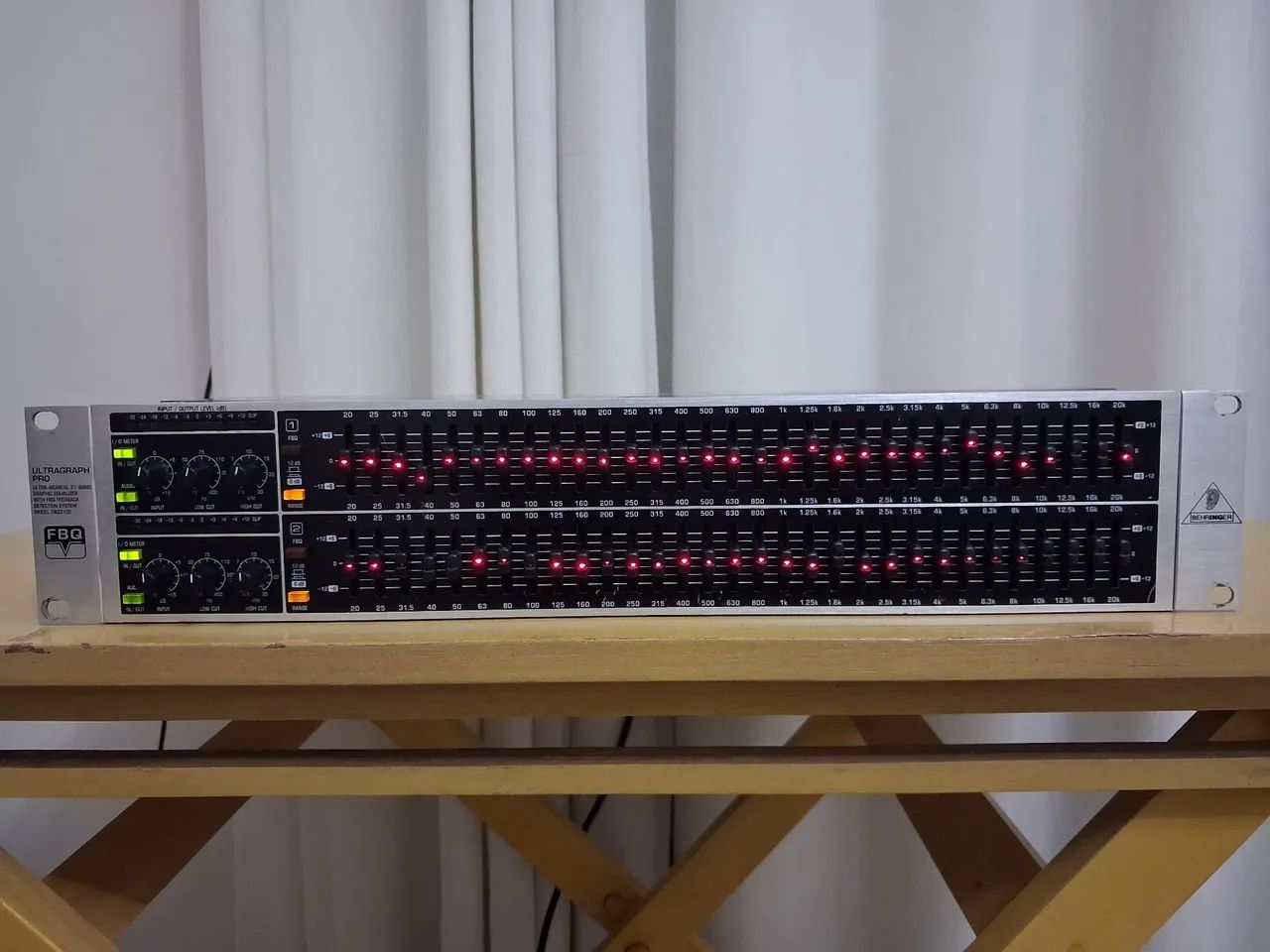 Equalizador Behringer FBQ3102 