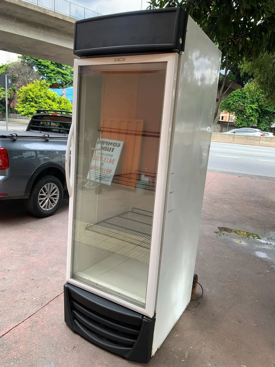 Freezer para congelamento ou refrigerador       ..