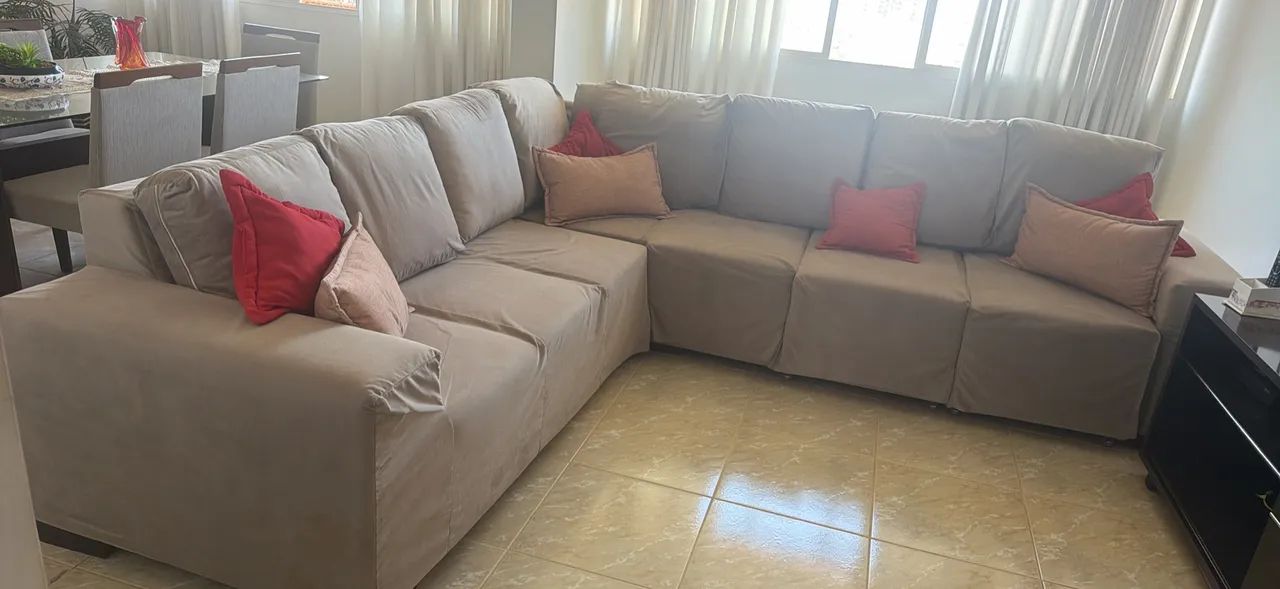 Sofá de madeira com tecido suede fendi - Foto 2