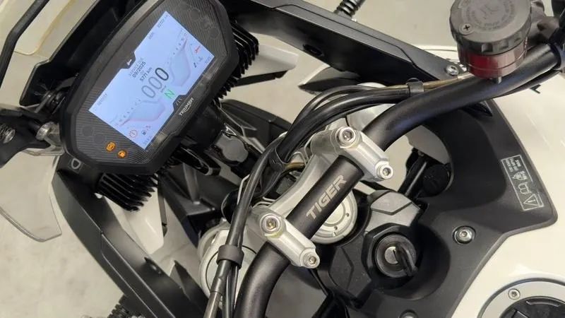 TRIUMPH TIGER 900 - Foto 2
