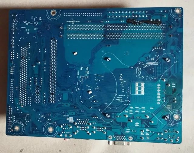 Placa mãe g41t-m7 com processador dual core e5700 e 2gb de memoria ddr3 - Foto 3