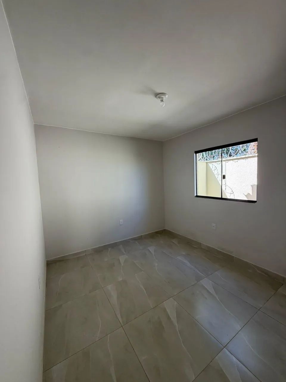 Vendo casa 2/4 Jardim Ana Beatriz 2