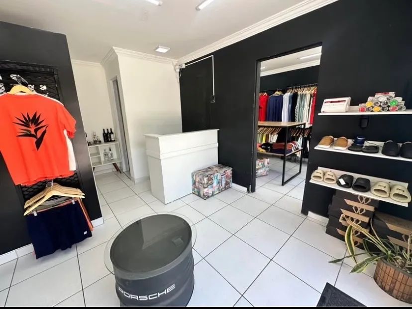 VENDO LOJA DE ROUPAS MASCULINA COMPLETA - Foto 2