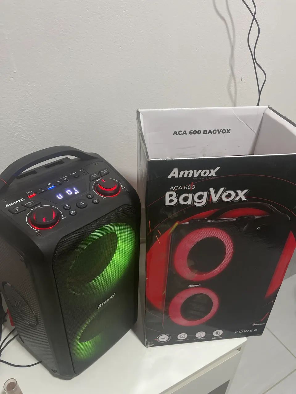 Caixa de som semi nova