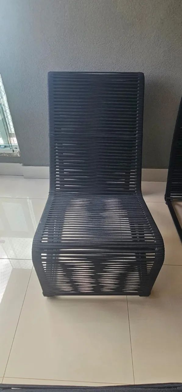 2 poltrona espreguiçadeira com puf + mesinha  preta - Foto 4