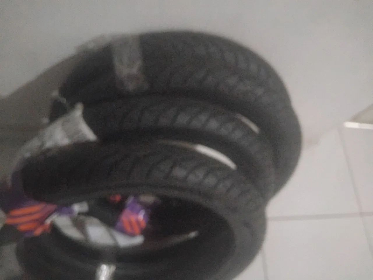 Vendo pneus e kit relação para mottu sport  - Foto 3