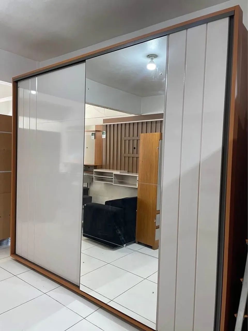 Guarda roupa casal enorme porta de correr MDF