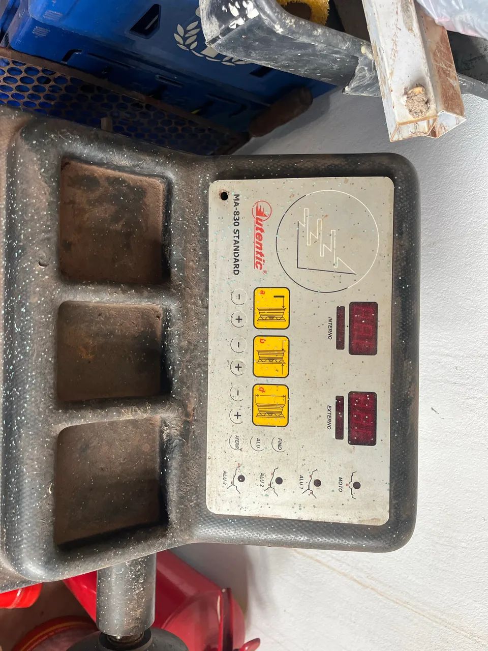 Vendo máquina d balancer pneus 