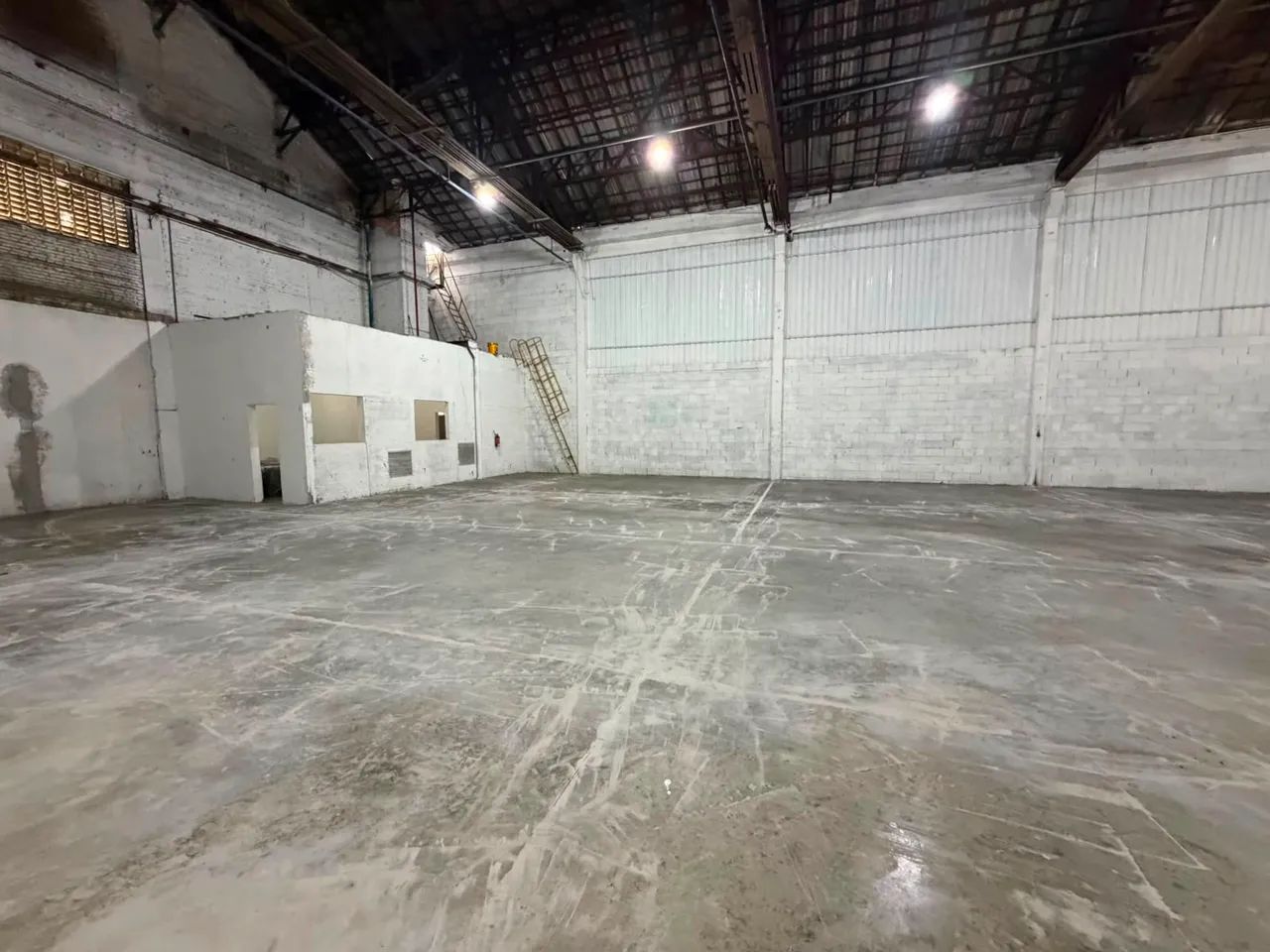 Galpão para alugar com 1950m² - Foto 2