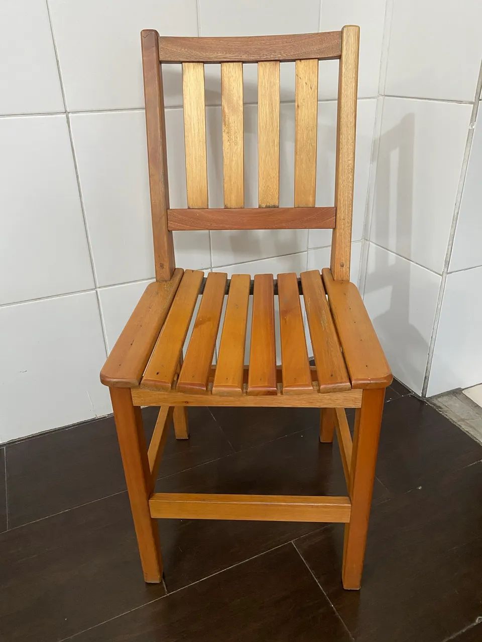 Conjunto de 6 cadeiras madeira  - Foto 2