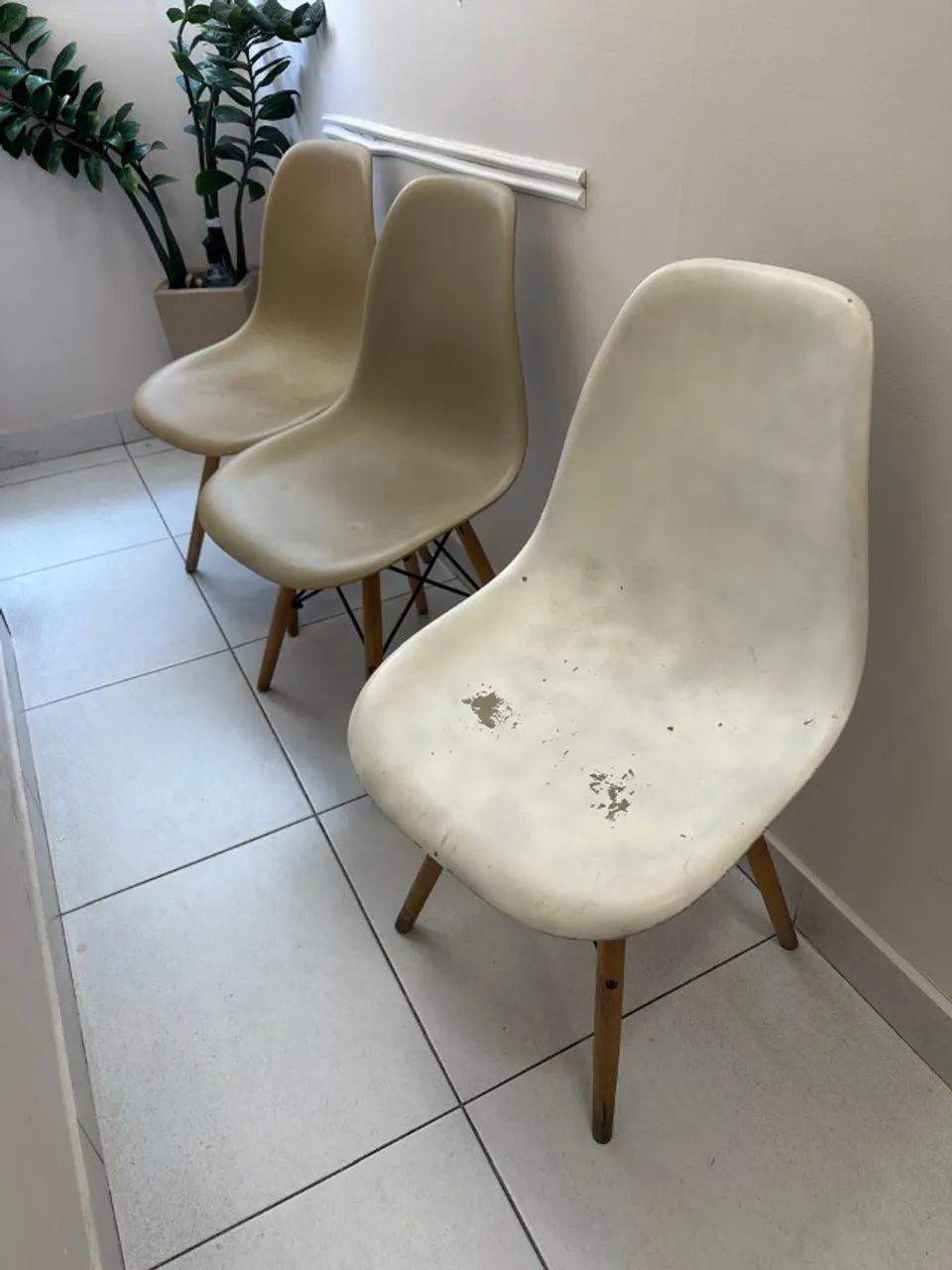 3 Cadeiras EAMES com capas - Foto 4