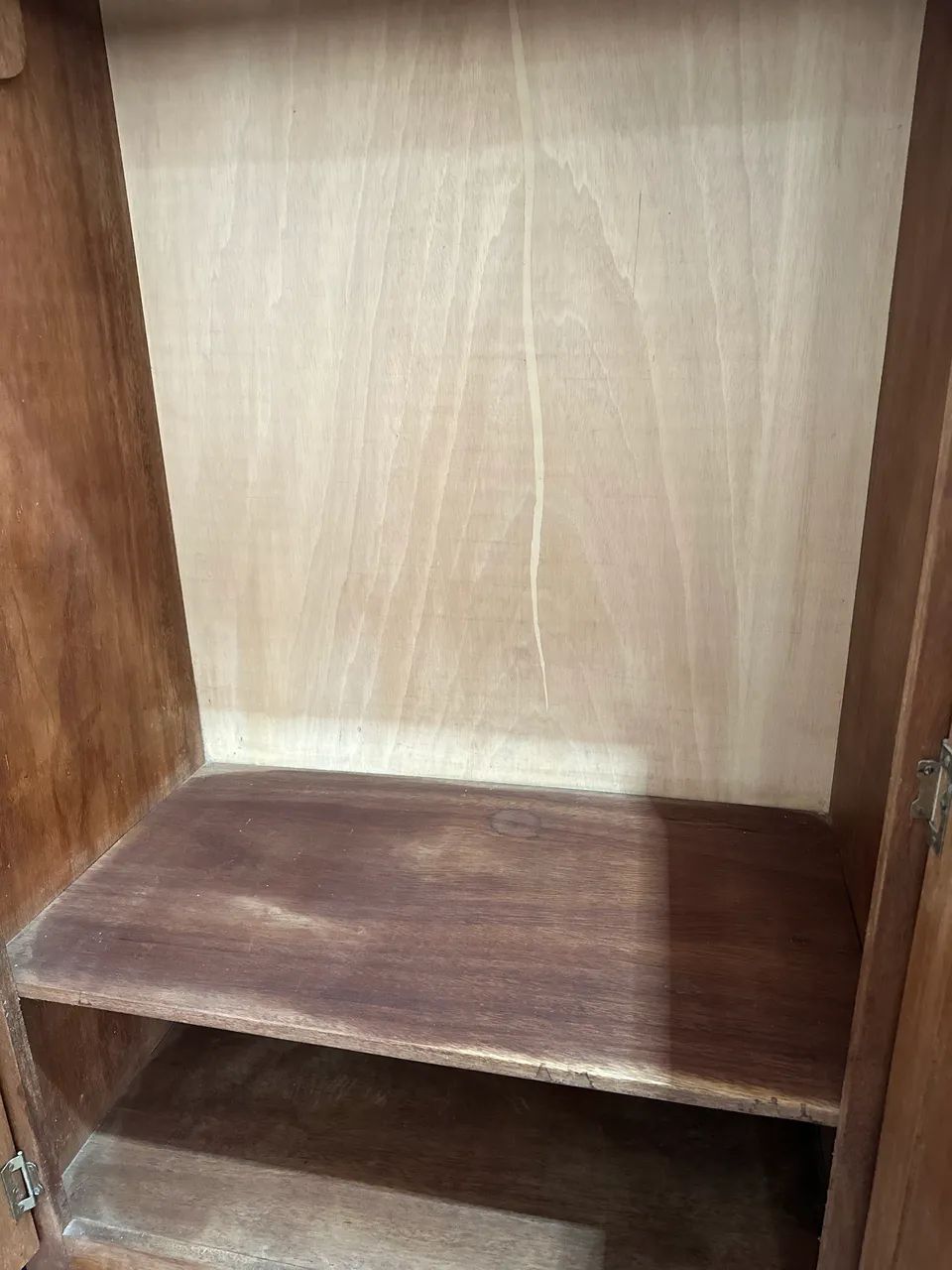 Guarda roupas de Madeira Maciça 2 portas - Foto 4