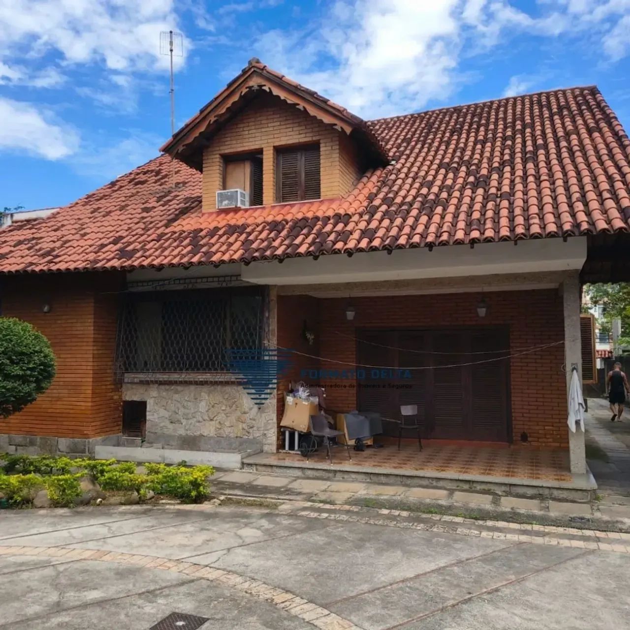 Imóvel para aluguel e venda com 690 metros quadrados com 8 quartos