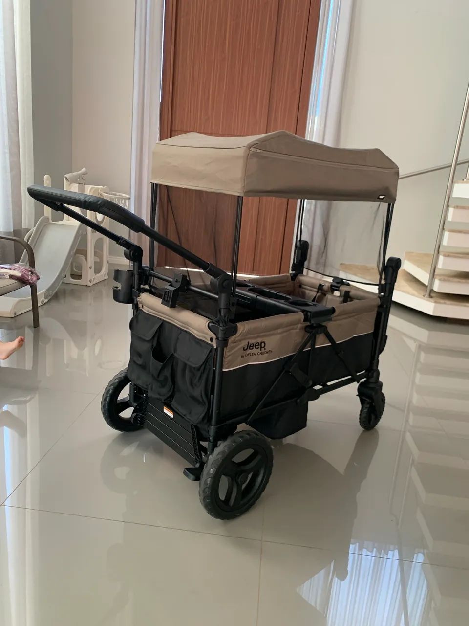 Jeep Wrangler Mojave Stroller Wagon  - Foto 3