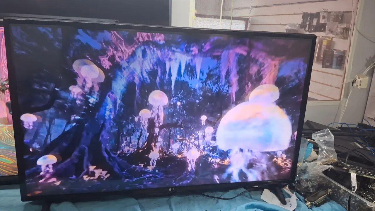 Tv LG 43 POLEGADAS SMART IMPECÁVEL COM GARANTIA DE FUNCIONAMENTO SUPER RÁPIDA  - Foto 2