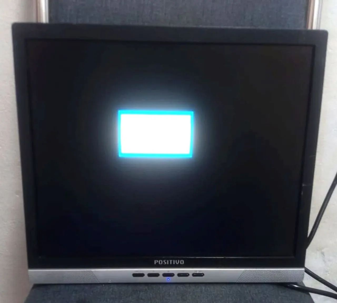 Monitor 17 polegadas Positivo sem base de apoio (sem o pé) 