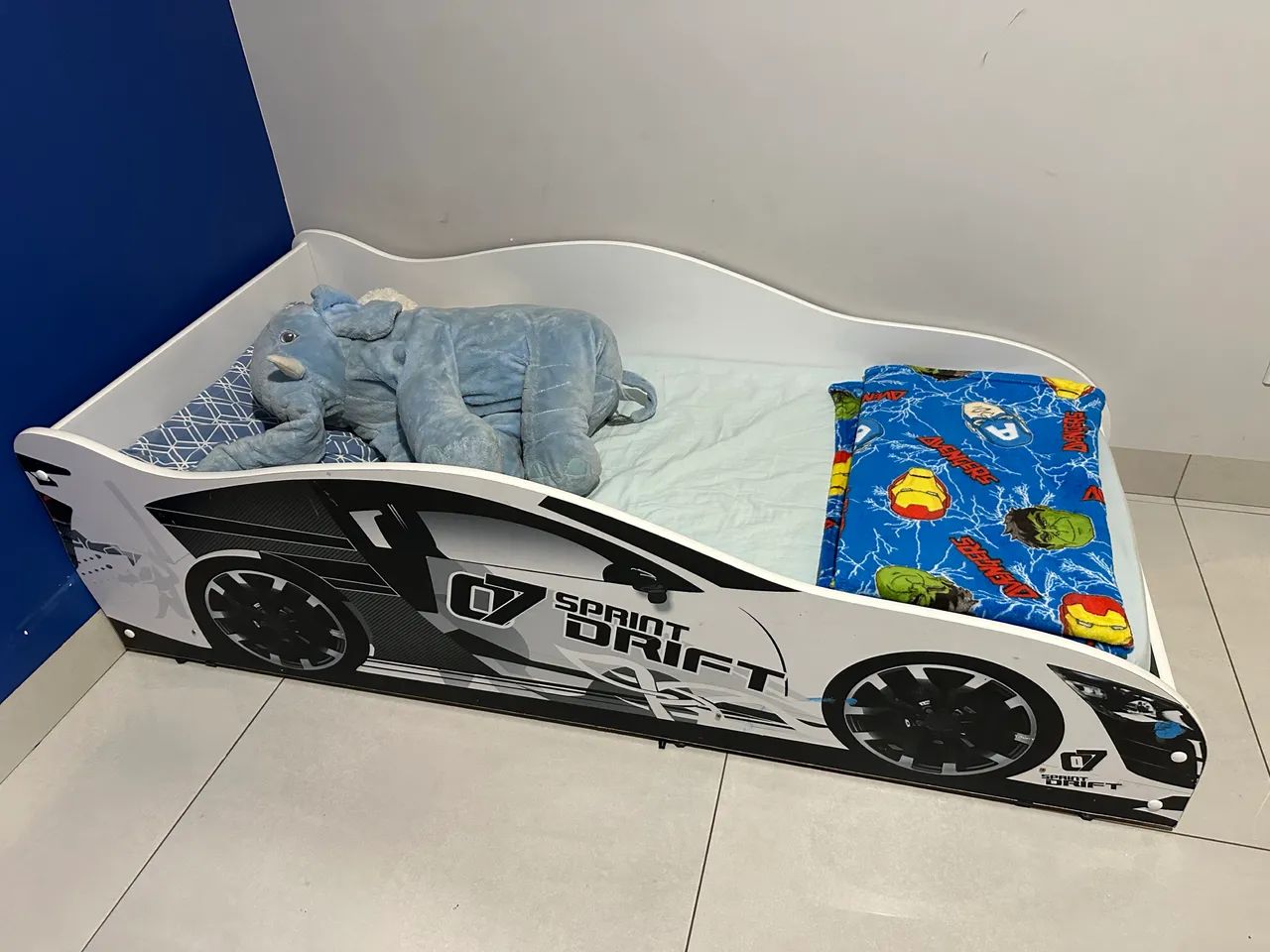 Cama de carrinho semi nova 