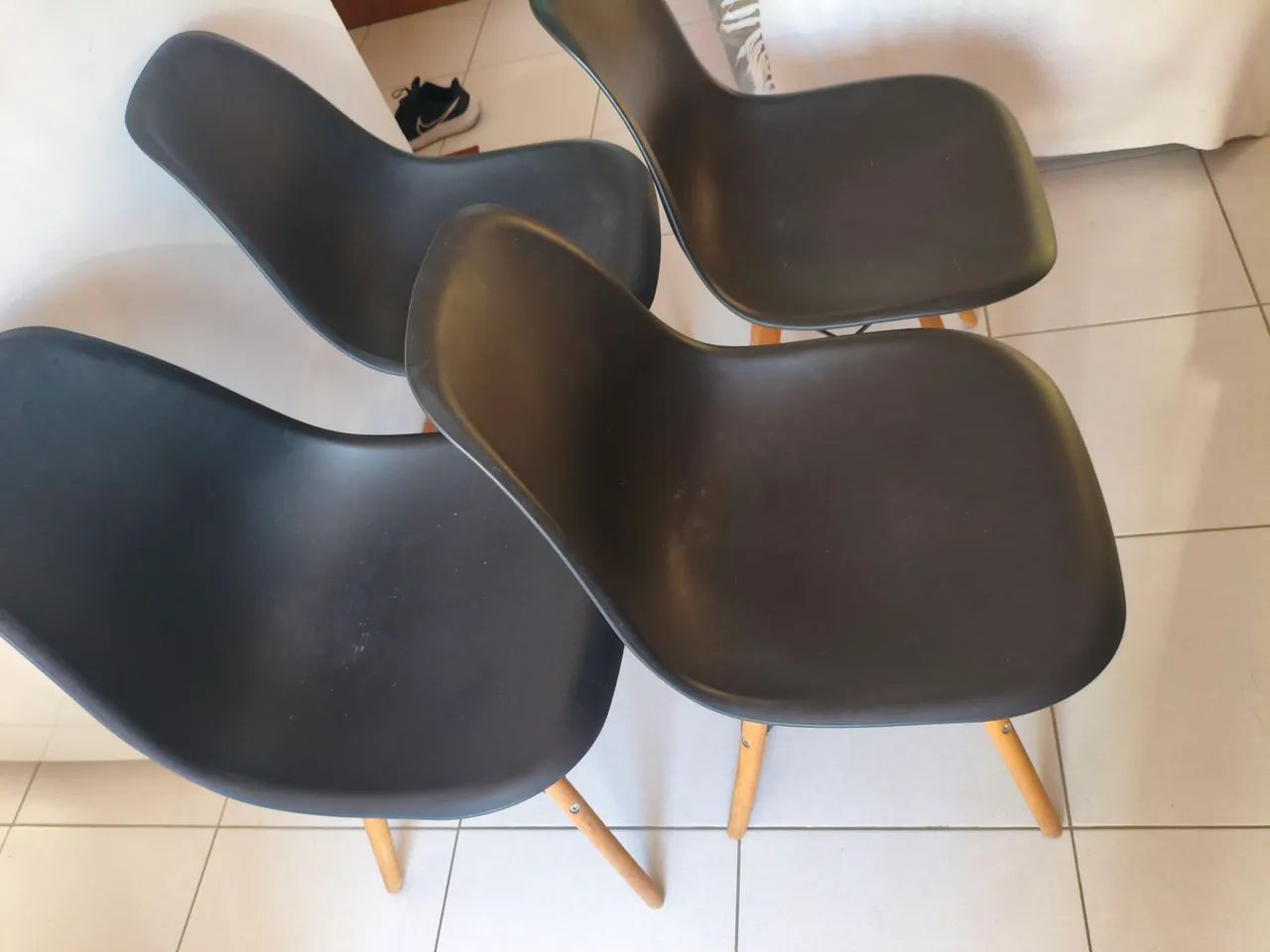 Conjunto 4 cadeiras Eiffel preta - Foto 2