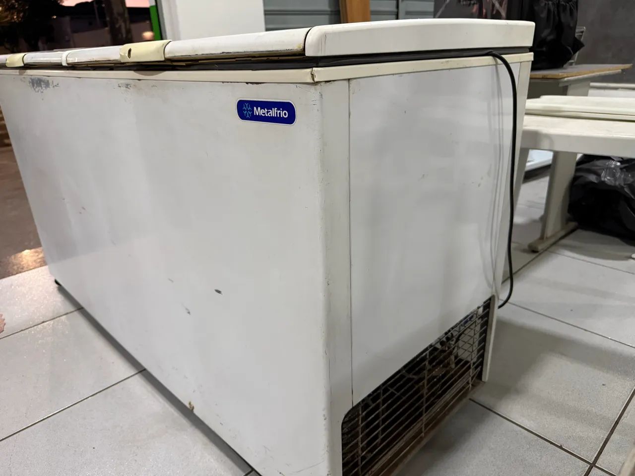 Freezer 546 litros / motor com defeito - Foto 2