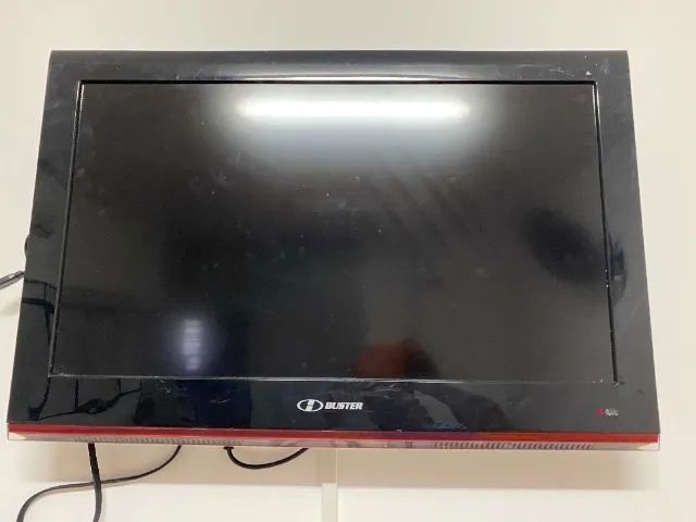 Televisão Buster 32