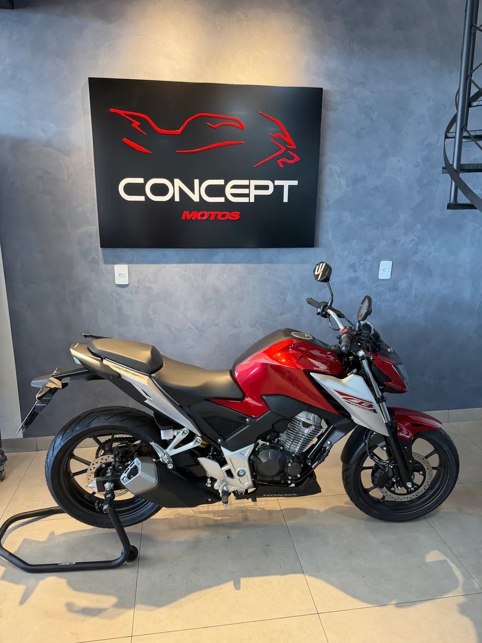 CB 300f TWISTER