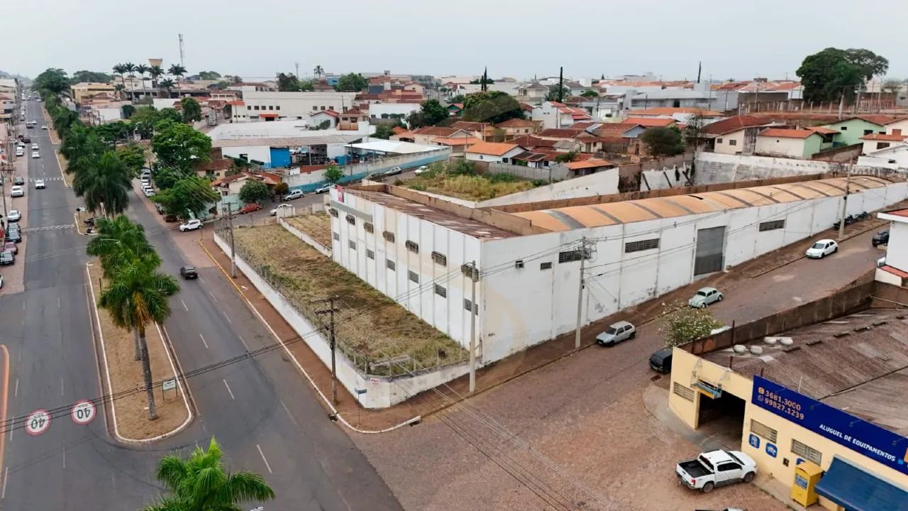 Galpão à Venda em Centro, São José do Rio Pardo - SP