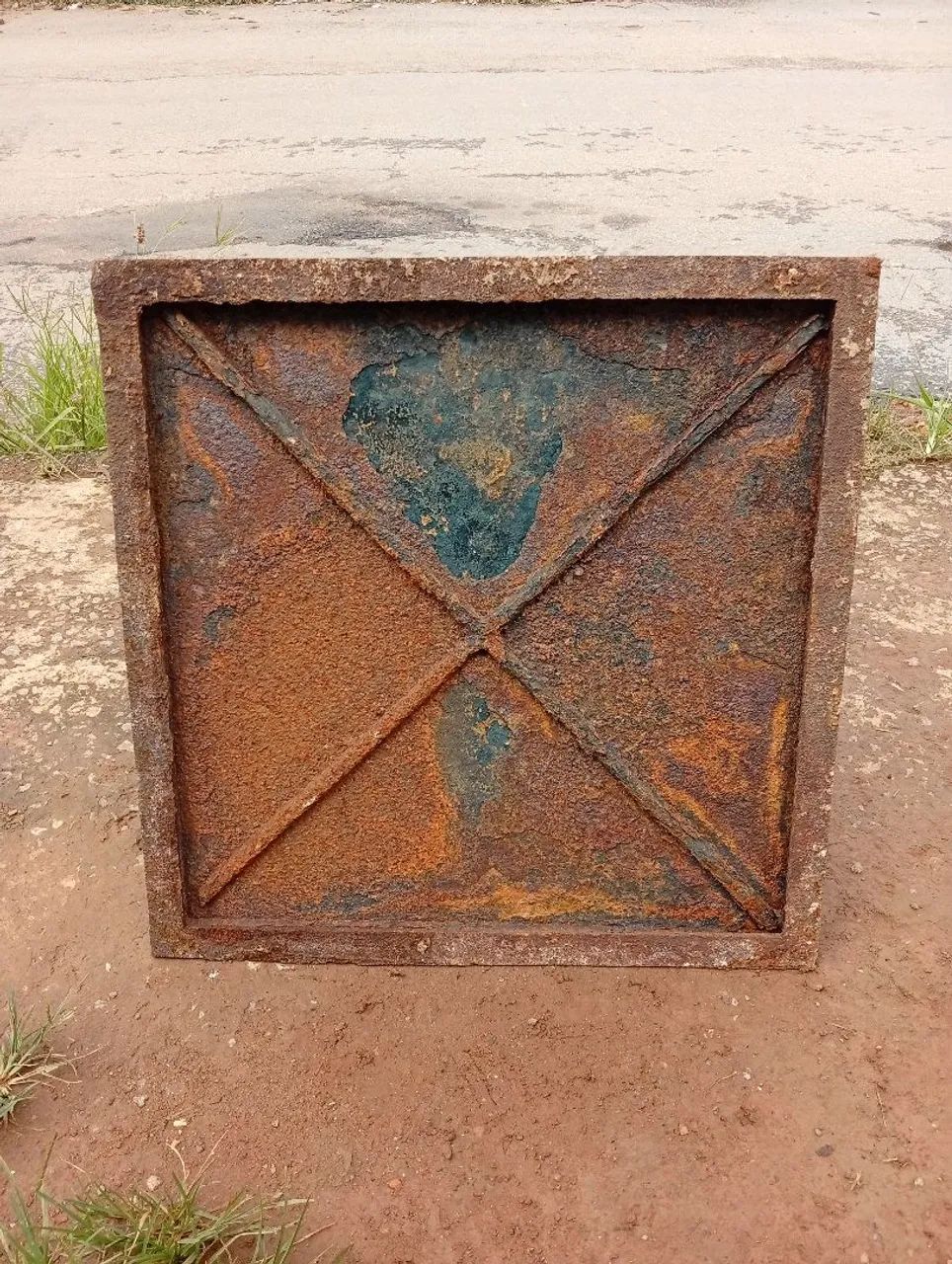 TAMPÃO FERRO FUNDIDO usado  - Foto 5