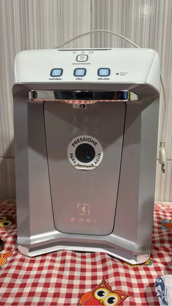 Purificador de água Eletrolux água natural e gelada 