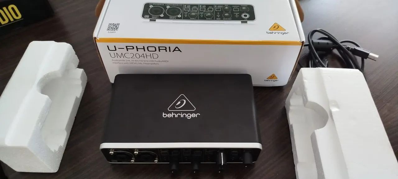 Interface Behringer UMC204HD418477679398113281