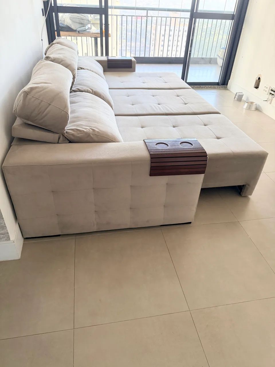 Sofá Retrátil e Reclinável 2,90m no Bege claro - Foto 2