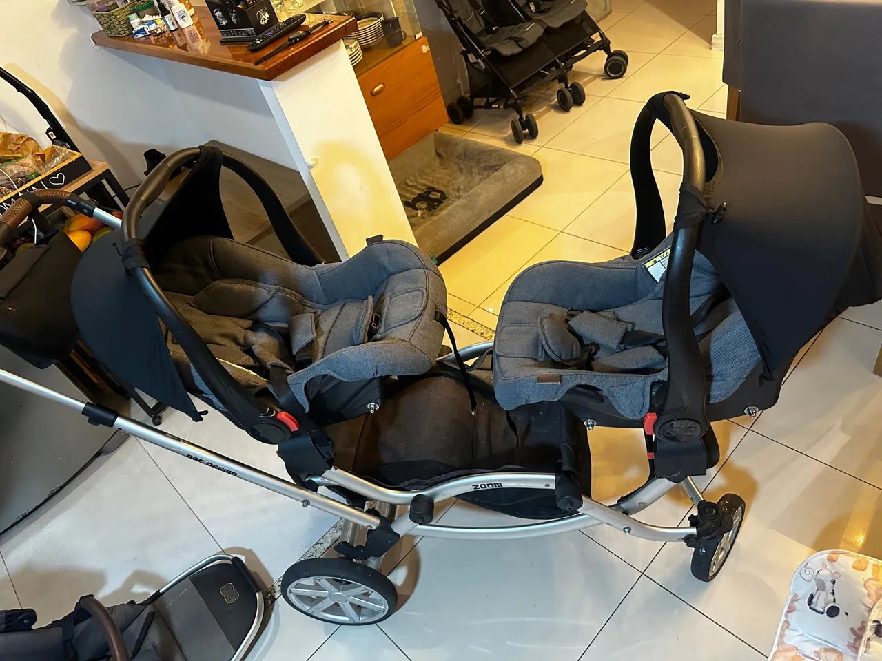 Carrinho  GÊMEOS de bebê ABS DESIGN  - Foto 4