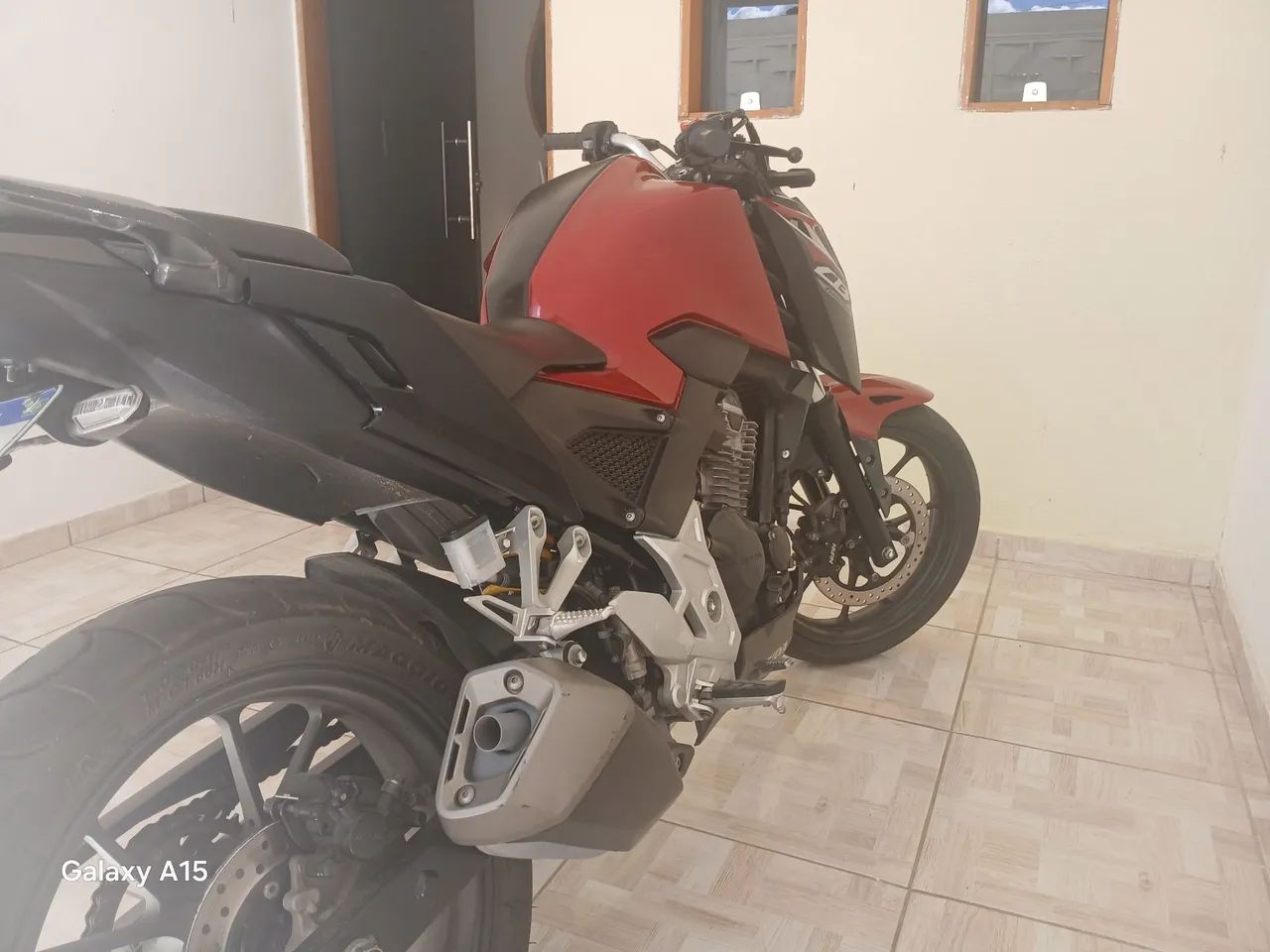 CB 300 2025,  EMPLACADA MUITO NOVA.  - Foto 2