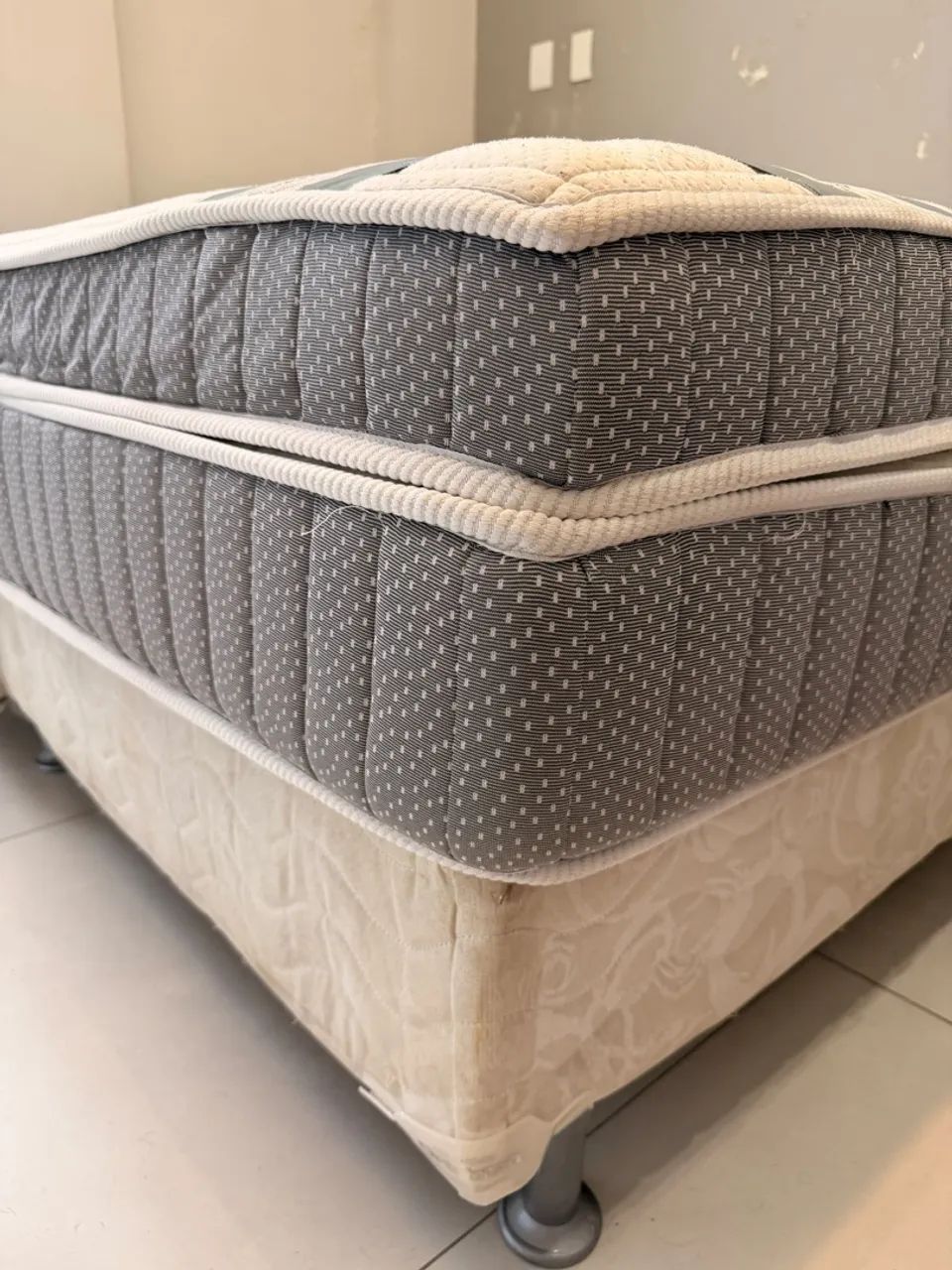 CAMA KING PILLOW TOP TOUCH - Foto 5